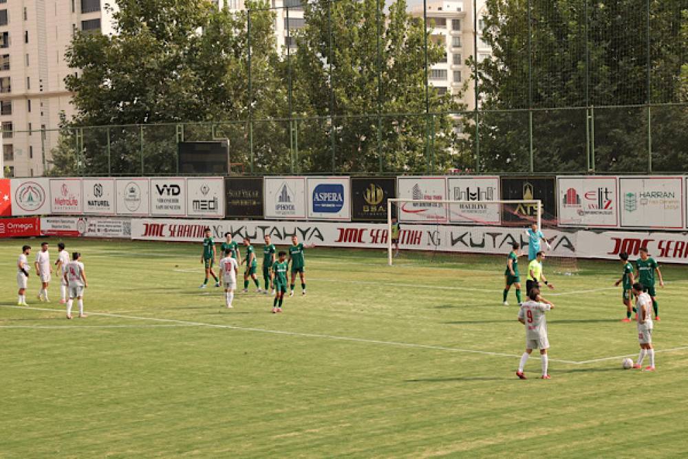Karak&ouml;pr&uuml; Belediyespor, Ayos Osmaniyespor'u 2-1 mağlup etti