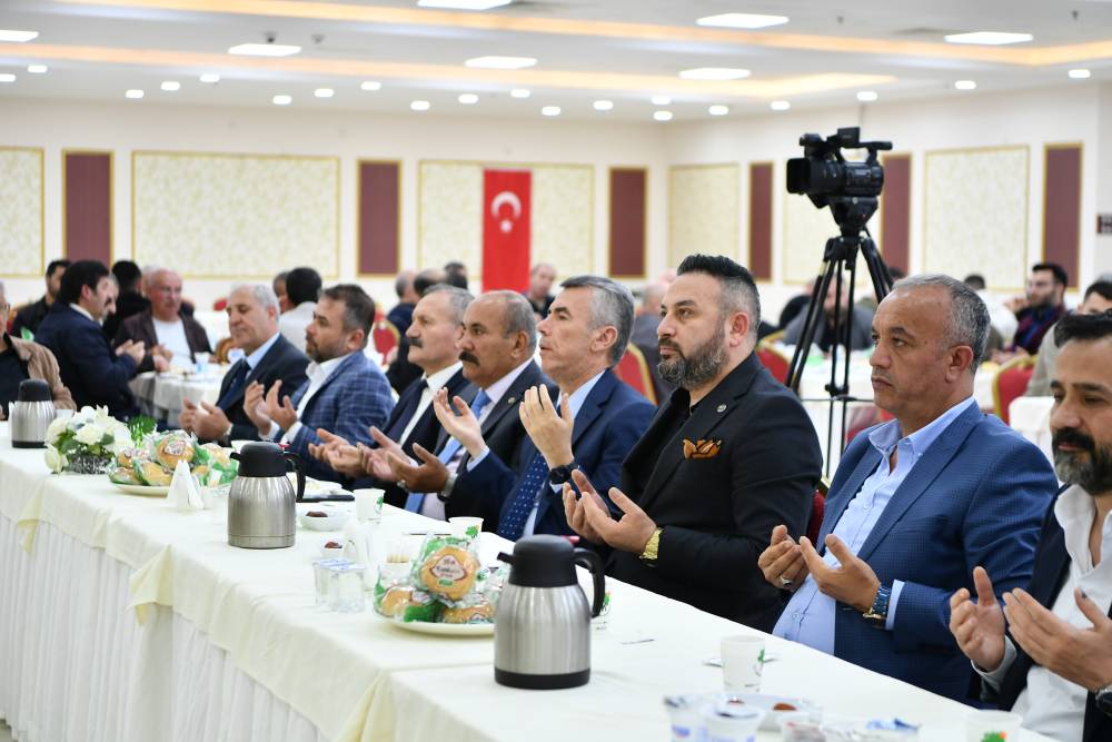 Mamak-Kayaş minibüsçüleri iftarda bir araya geldi