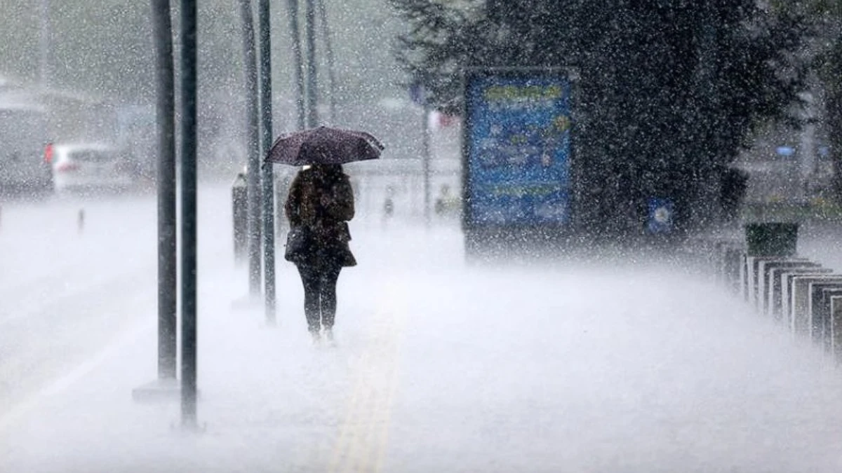 METEOROLOJİ SON DAKİKA: Sarı kodlu uyarı geldi: Sağanak ve fırtınaya dikkat!