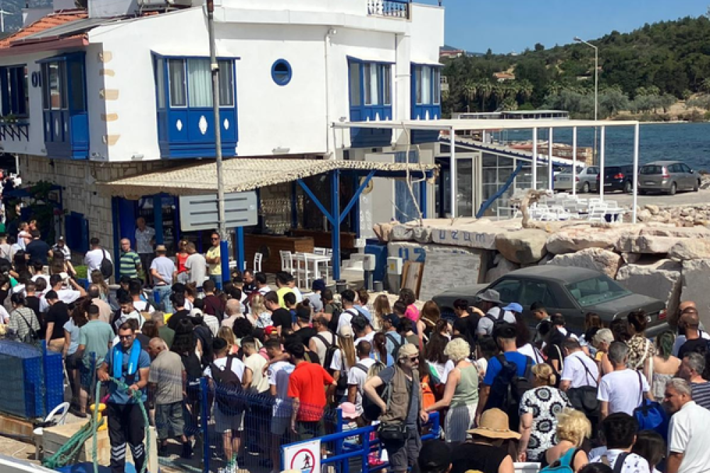 İZDENİZ&rsquo;in hafta sonu seferleri ilgi g&ouml;r&uuml;yor: Yaklaşık 20 bin kişi yararlandı