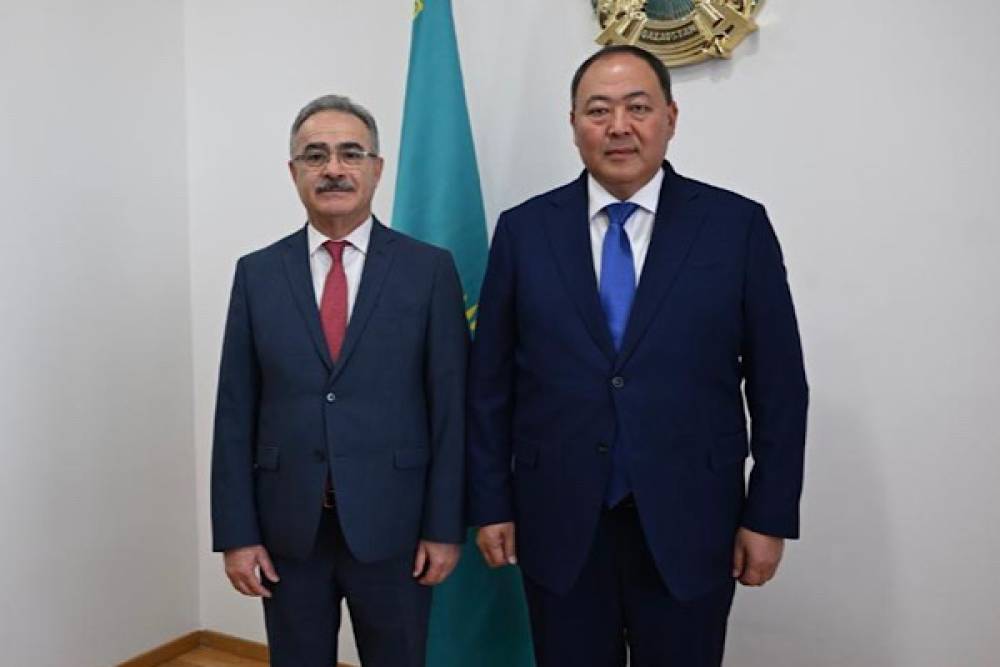 Azerbaycan'ın Kazakistan B&uuml;y&uuml;kel&ccedil;isi Askerov, g&uuml;ven mektubunu sundu