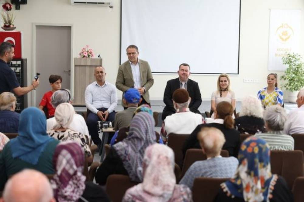 Başkan G&ouml;k&ccedil;e&rsquo;den huzurevinde anlamlı buluşma