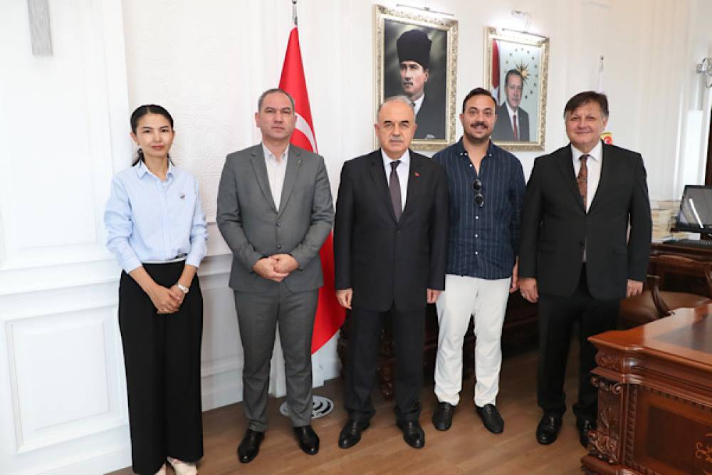 &Ouml;zbekistanlı tur operat&ouml;rlerinden Vali Erol&rsquo;a ziyaret