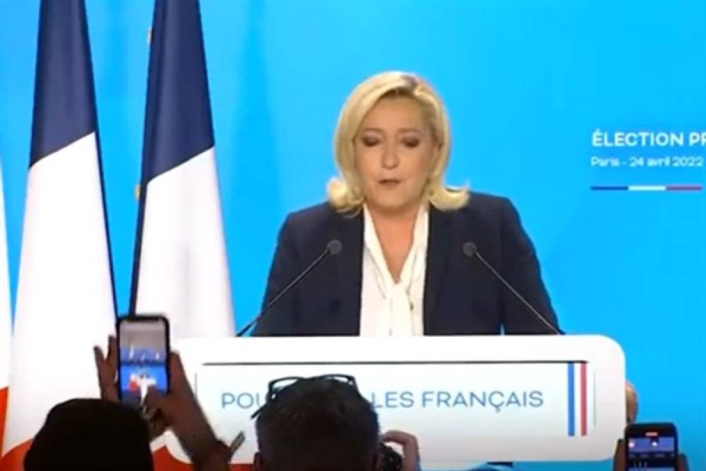 Fransa'da savcı Le Pen için hapis ve seçim yasağı isteniyor