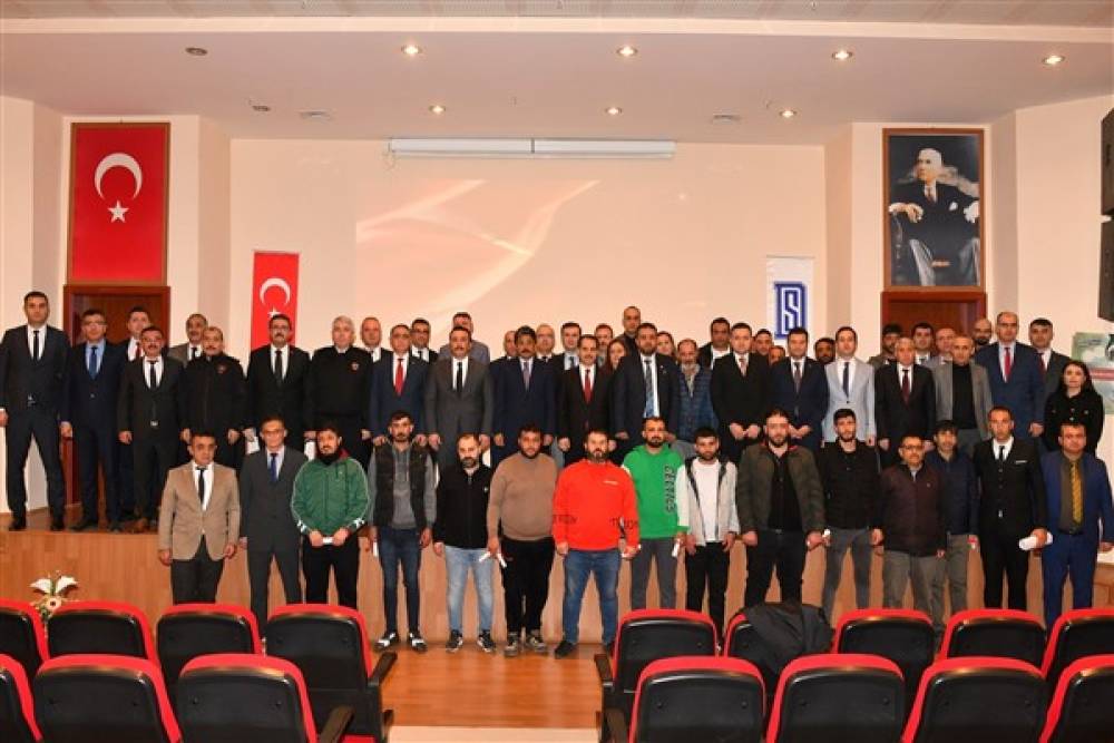 Kırşehir'de yükümlülere satranç ve boyacılık eğitimi verildi