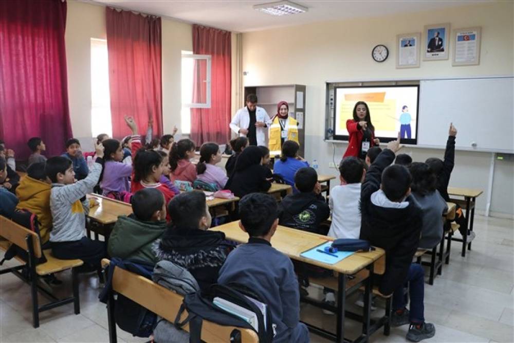 Haliliye Belediyesi, öğrencilere yönelik eğitim seminerleri düzenliyor 