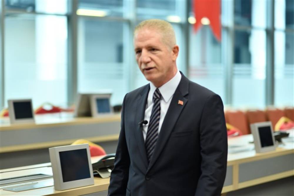 İstanbul Valisi G&uuml;l, G&uuml;ng&ouml;ren'de 10 aileyi ziyaret etti