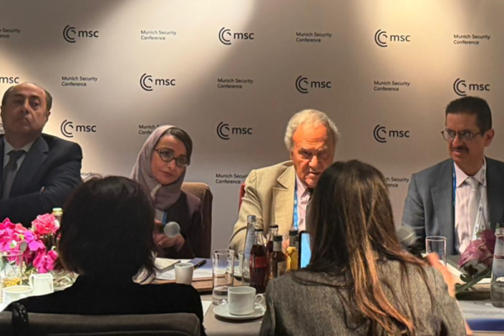 El Hater, "K&ouml;rfez'de Gerilimi Azaltma ve G&uuml;venliği Artırma" paneline katıldı