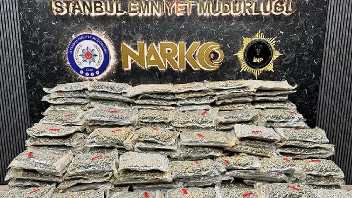 İstanbul&rsquo;da dev uyuşturucu operasyonu: 4 tırda 527 kilo ele ge&ccedil;irildi