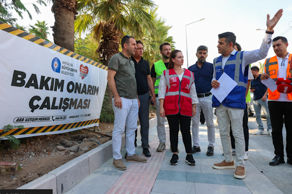 Antalya&rsquo;da 160 milyon TL&rsquo;lik kaldırım ve &ccedil;evre d&uuml;zenlemesi
