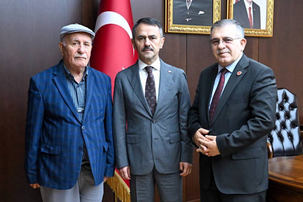 Vali Aktaş, Darıca&rsquo;dan gelen muhtar ve dernek başkanını kabul etti
