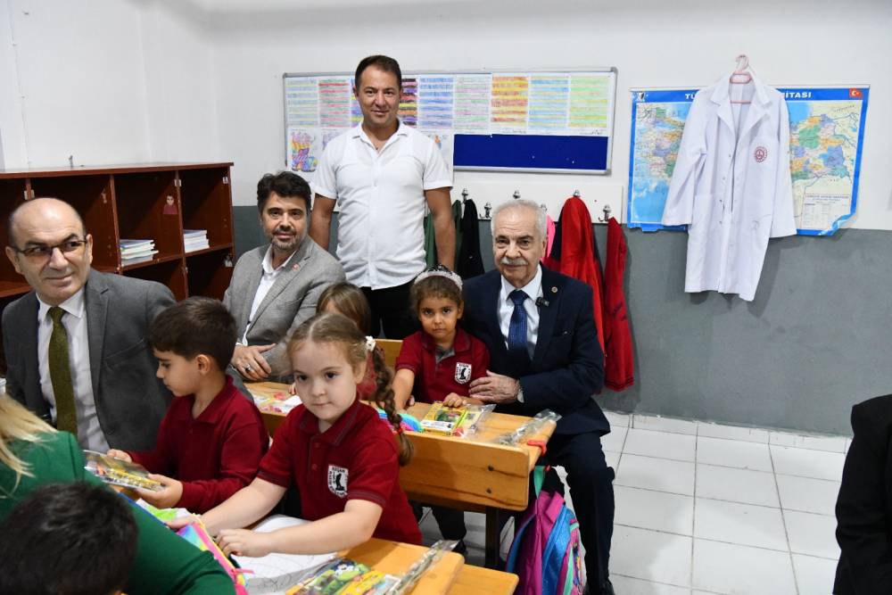 Keşan Belediyesi&rsquo;nden 1. sınıf &ouml;ğrencilerine kırtasiye desteği