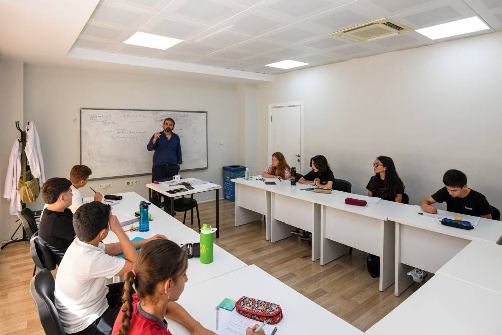 Osmangazi&rsquo;de Yetenek Evleri&rsquo;nde yeni eğitim d&ouml;nemi başladı