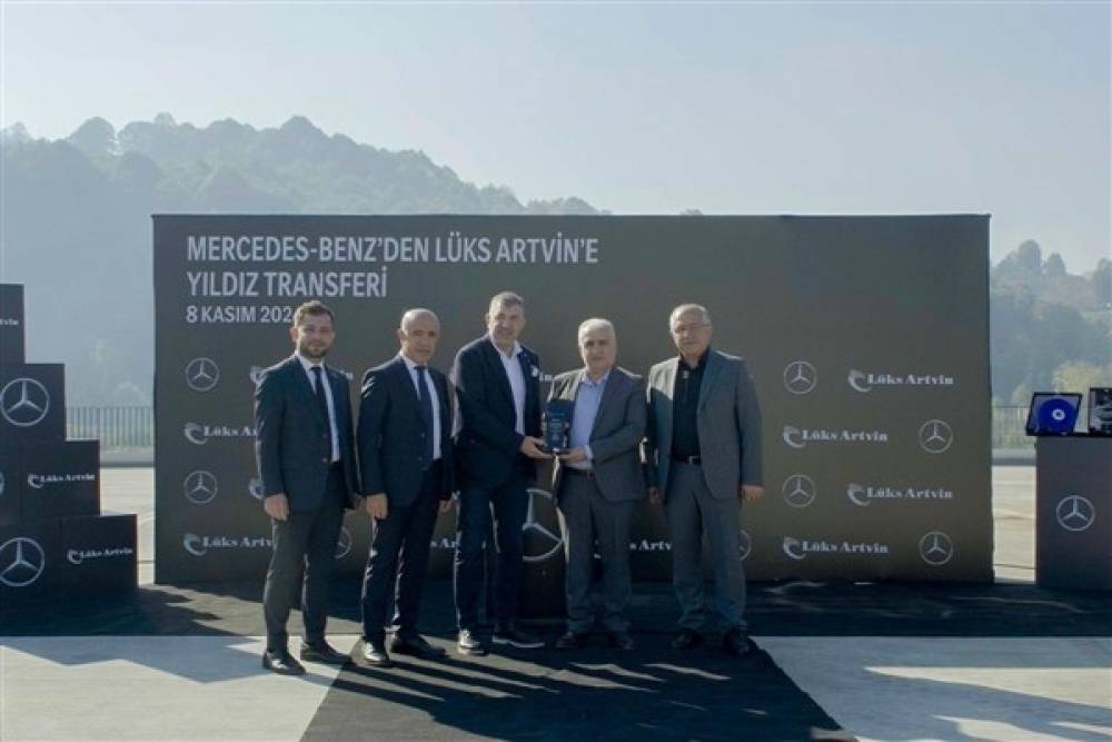 Mercedes-Benz Türk’ten Lüks Artvin Seyahat’e 5 adet Tourismo 16 RHD 2+1 otobüs teslimatı