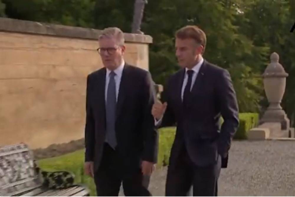 Starmer ve Macron, Ukrayna'daki barışı koruma misyonuna olası katılımı değerlendirdi