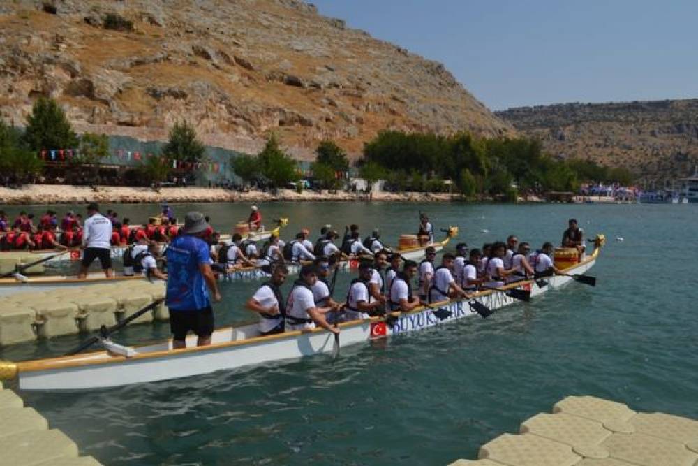 Esenlerli sporculardan Dragon Bot T&uuml;rkiye Şampiyonası&rsquo;nda &ccedil;ifte derece
