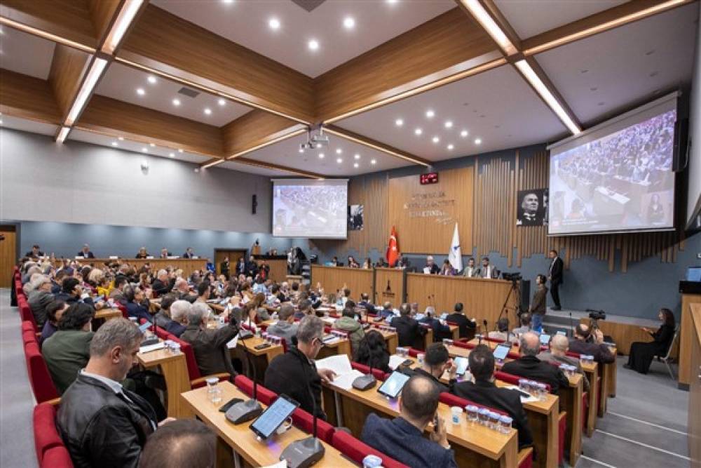 Tugay: Bakanlık o parayı keşke İzmir Körfezi için harcasaydı