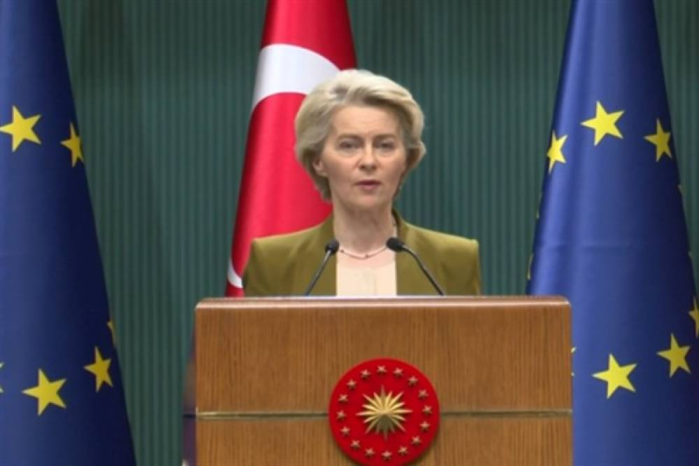 Leyen: İsrailliler ve Filistinliler için iki devletli çözümü destekliyoruz