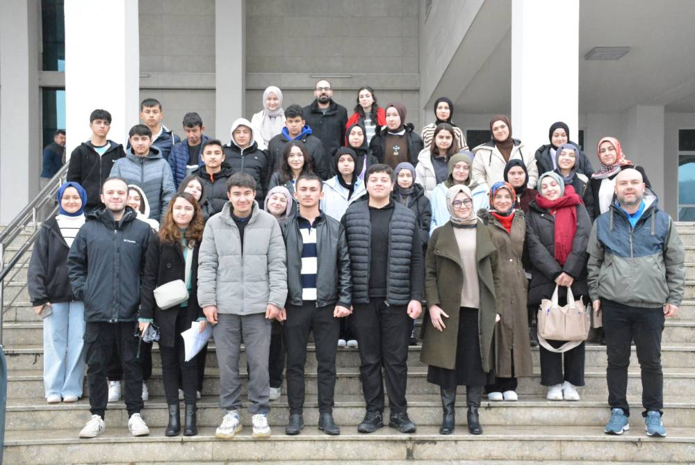 Lise öğrencilerinden Düzce Üniversitesi’ne ziyaret