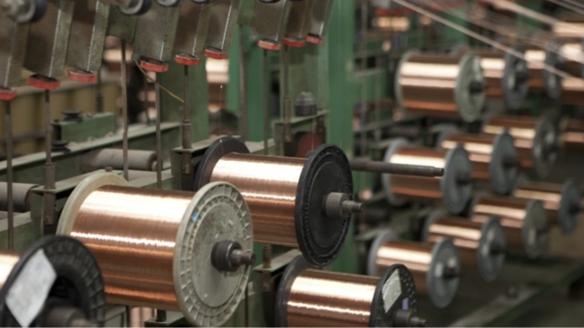 Bakır fiyatları d&uuml;şt&uuml;: Stoklar 11 ayın zirvesinde