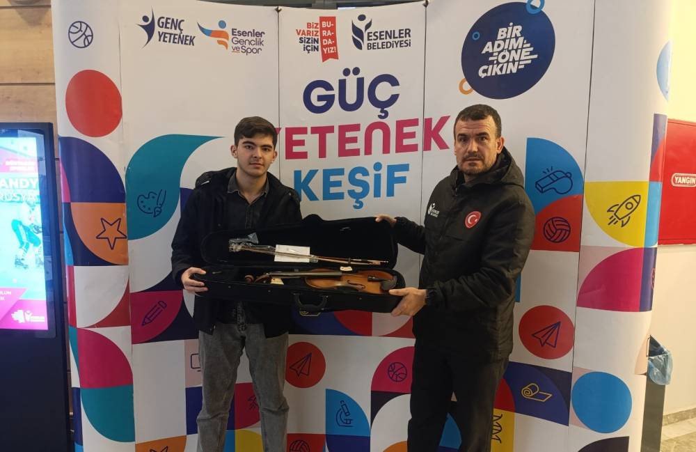 Genç Kart, 1 yılda 100 bini aşkın indirmeye ulaştı