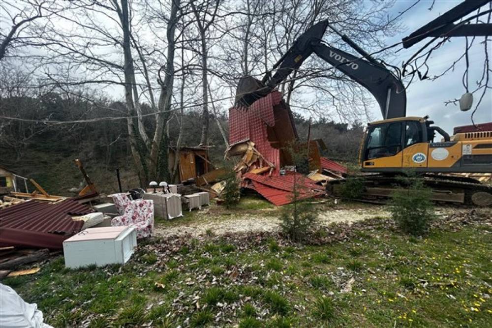 Saros Körfezi'ndeki kaçak yapılar yıkılıyor   