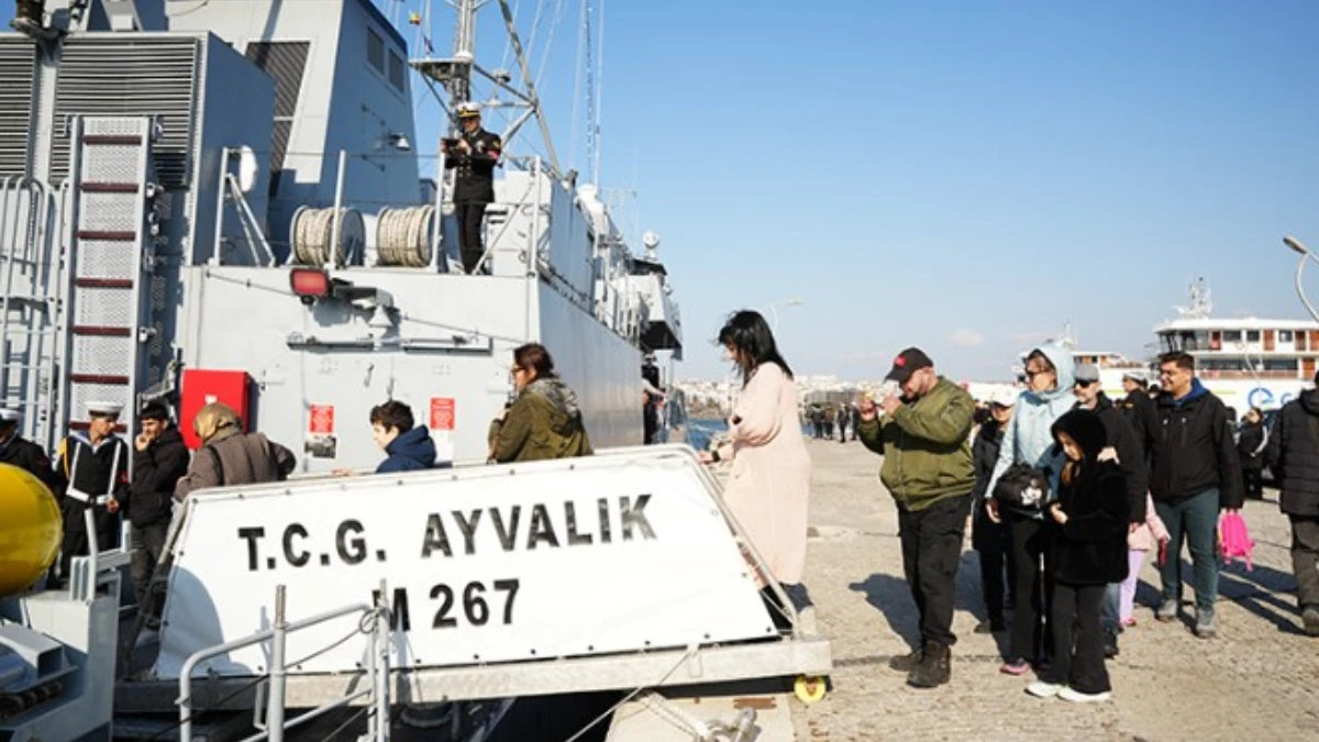 18 Mart etkinlikleri kapsamında Deniz Komutanlığına bağlı gemiler ziyarete a&ccedil;ıldı