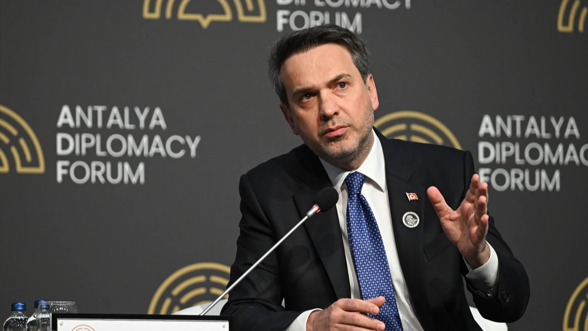 Bakan Bayraktar: Ekonomimizde anahtar kelime yenilenebilir enerji