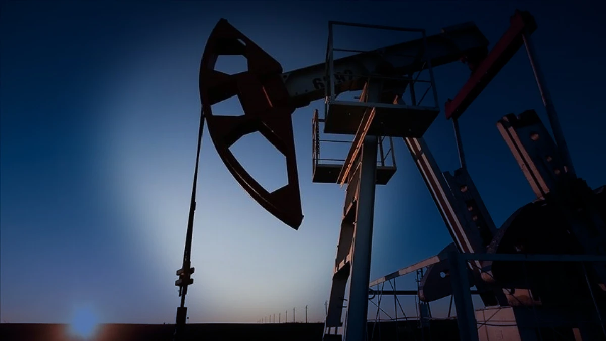 Marttan bu yana en d&uuml;ş&uuml;k seviyesinde: Petrol fiyatlarında d&uuml;ş&uuml;ş hızlandı