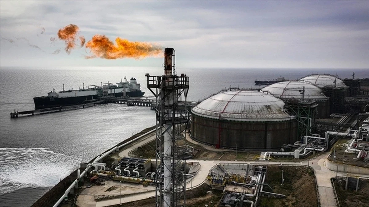 H&uuml;rm&uuml;z Boğazı'ndaki kriz sevkiyat rotalarını değiştirdi: Rusya'nın ASEAN &uuml;lkelerine enerji tedariki y&uuml;zde 40 arttı