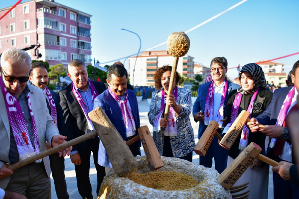 Vali Demiry&uuml;rek, &Ccedil;i&ccedil;ekdağı Bulgur Festivali'ne katıldı