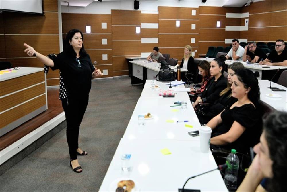 Bornova’da çalışanlara Toplumsal Cinsiyet Eşitliği Semineri