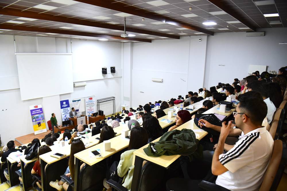 Malatya Büyükşehir Belediyesinden ‘ErasmusDays 2024’ bilgilendirme semineri 