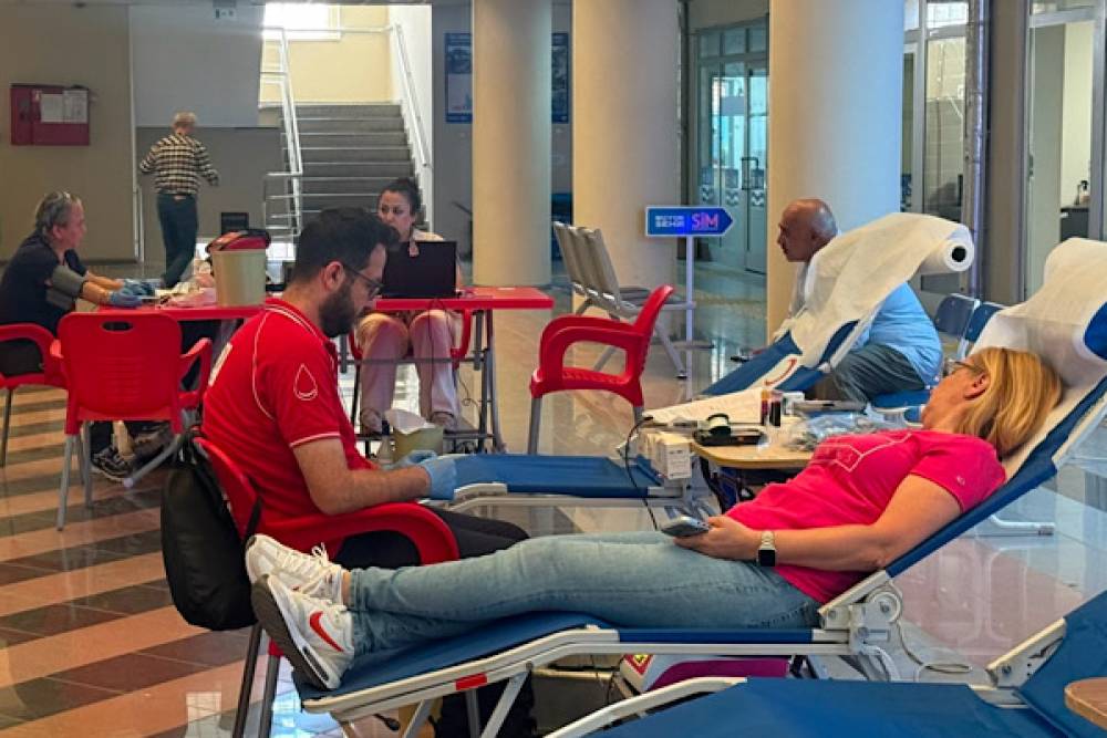 G&ouml;lc&uuml;k Belediyesi ve T&uuml;rk Kızılay iş birliğiyle kan bağışı kampanyası d&uuml;zenlendi