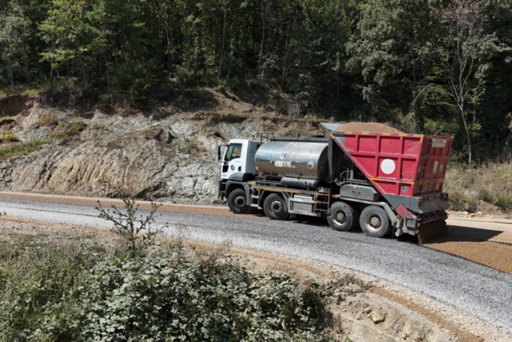 Bursa&rsquo;da İneg&ouml;l&rsquo;&uuml;n 6 mahallesinde yollar yenileniyor