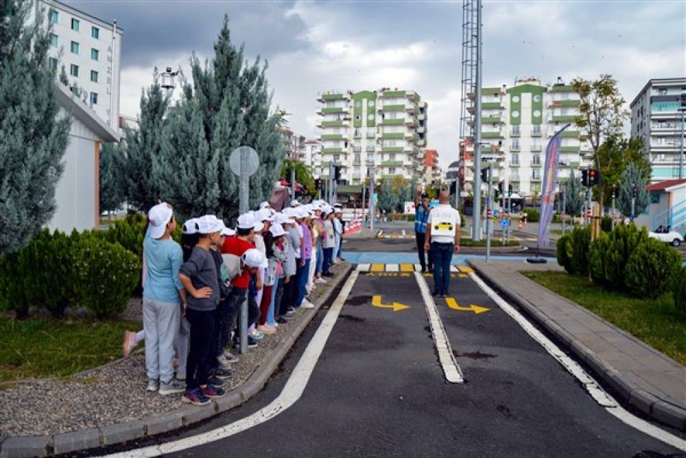 Diyarbakır Büyükşehir Belediyesinden trafik egitimi