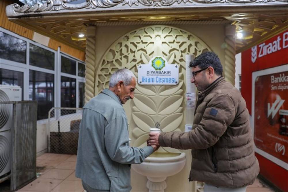 Diyarbakır İkram Çeşmesi ile her gün 2 bin kişiye ücretsiz çorba dağıtımı yapılıyor