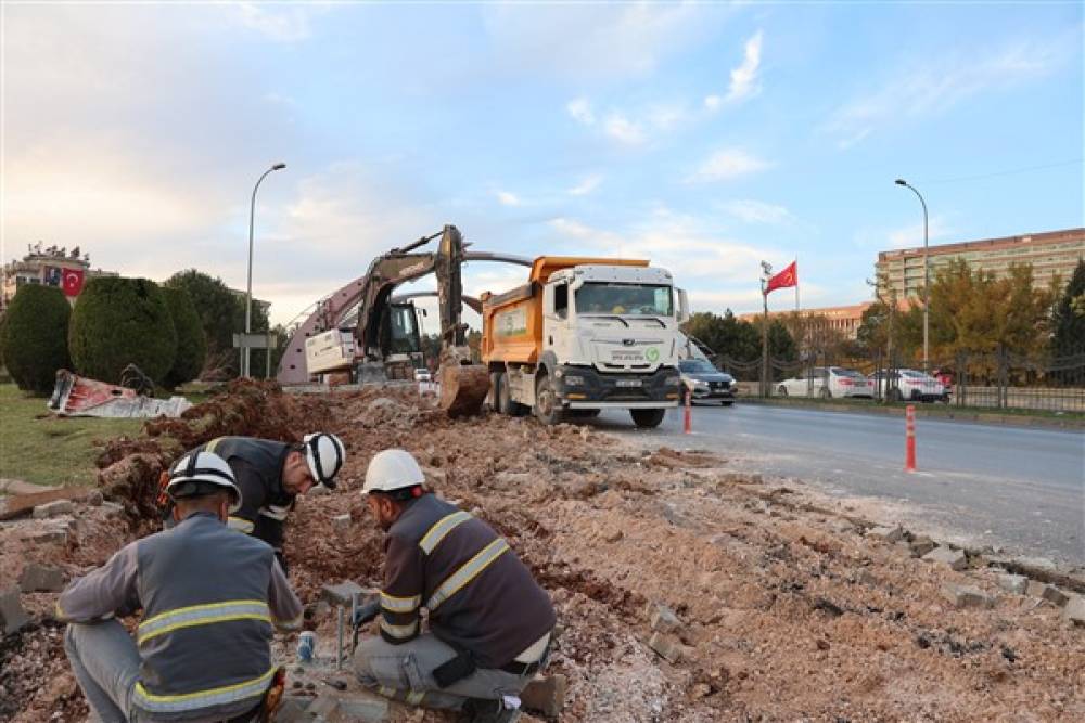 Gaziantep Büyükşehir, Tugay Köprülü Kavşağı'nda çalışmalarını tamamladı