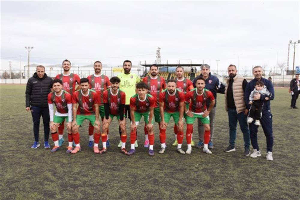 Hilvan Belediye Spor, Siverek Spor Kulübü’nü 2-1 mağlup etti