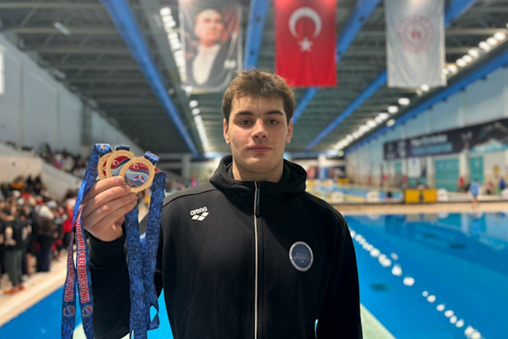 Milli Y&uuml;z&uuml;c&uuml; Kaan Efe Kaya&rsquo;dan T&uuml;rkiye Şampiyonası&rsquo;nda 3 altın madalya