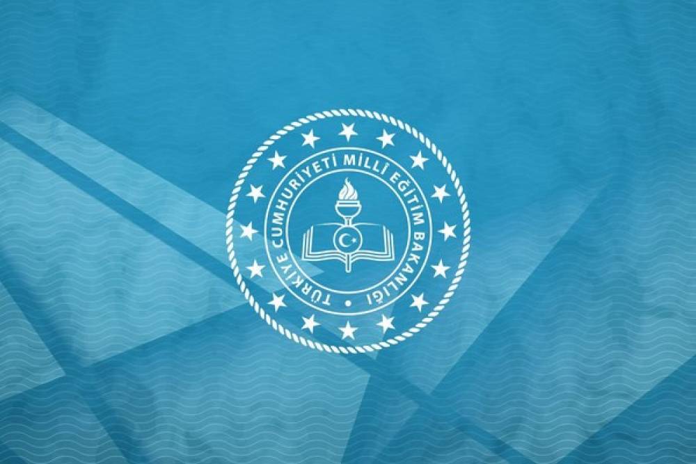 Lise &ouml;ğrencilerine y&ouml;nelik &ldquo;Young and Wise&rdquo; dergisinin ilk sayısı yayımlandı