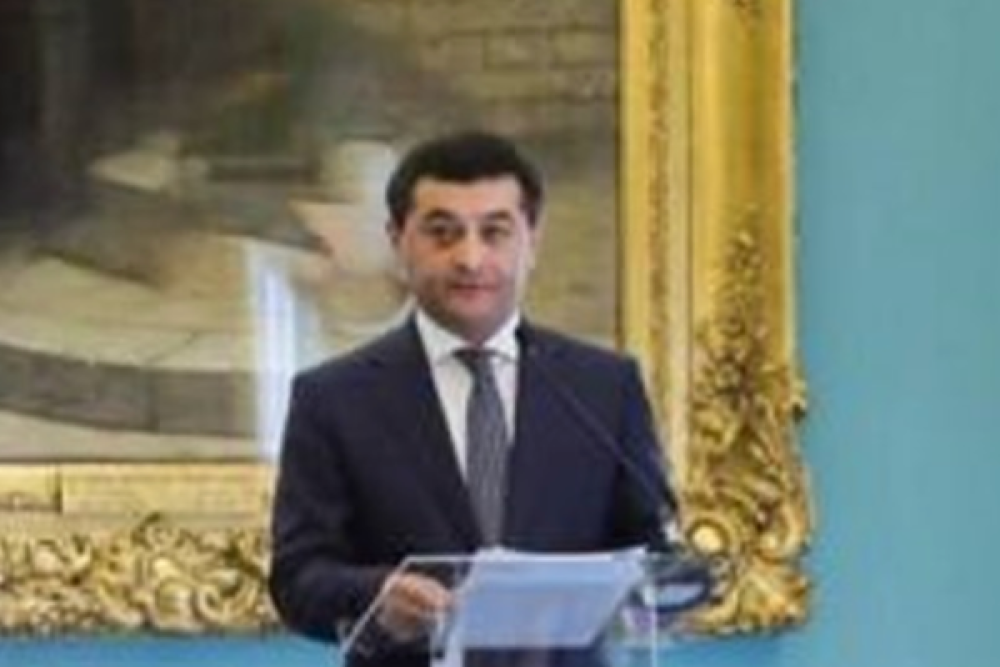  Saidov, Azerbaycan Dışişleri Bakan Yardımcısı Sharifov ile g&ouml;r&uuml;şt&uuml;