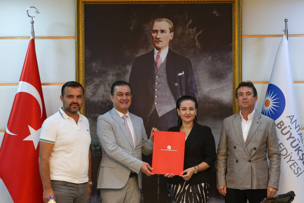 674. Tarihi Elmalı Yağlı Pehlivan G&uuml;reşleri i&ccedil;in iş birliği protokol&uuml; imzalandı