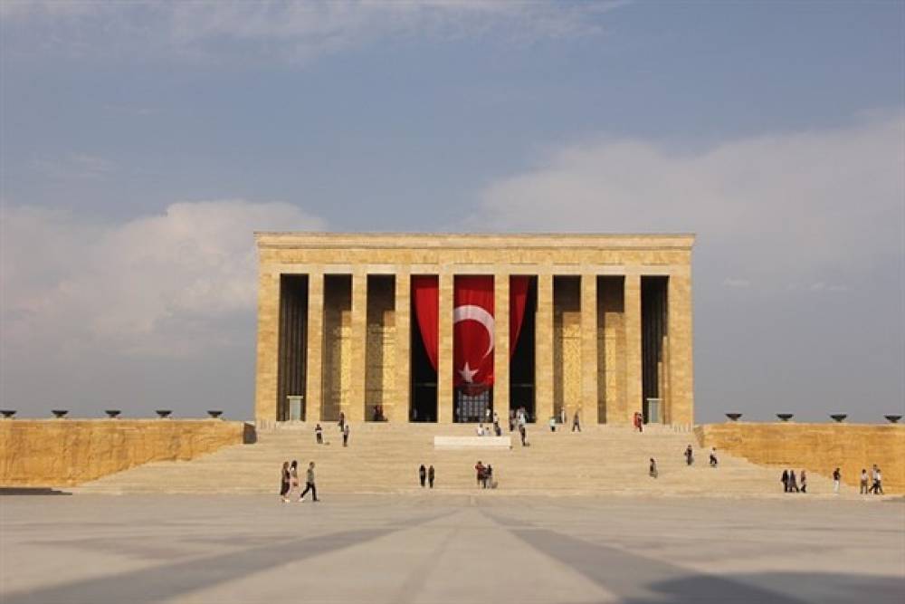 TFF Başkanı Hacıosmanoğlu, Anıtkabir'i ziyaret etti