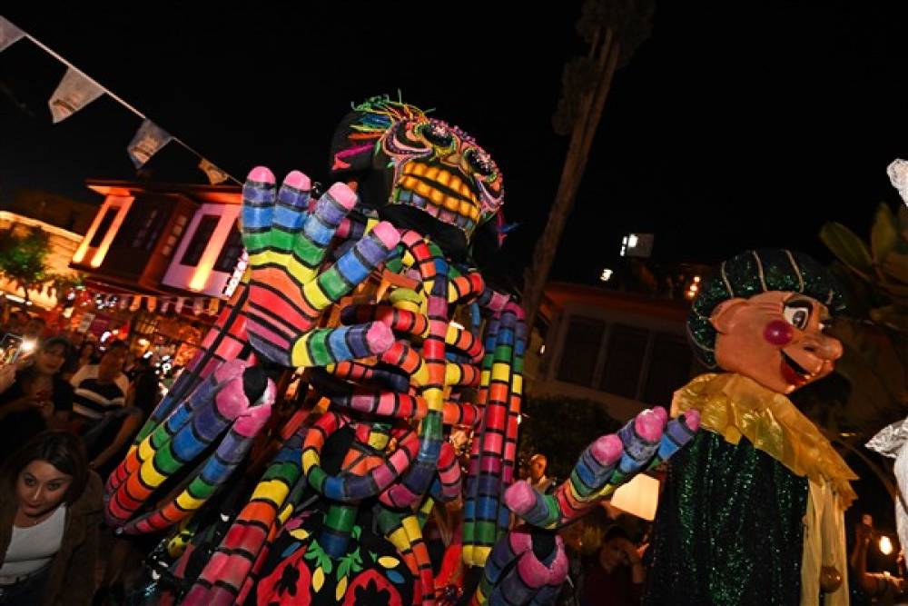 Kaleiçi Old Town Festivali’nin kortej geçişi yapıldı