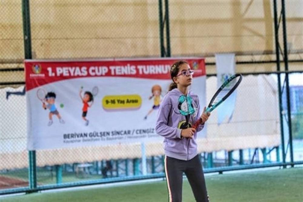 Kayapınar'da 1. Peyas Cup Tenis Turnuvası başladı