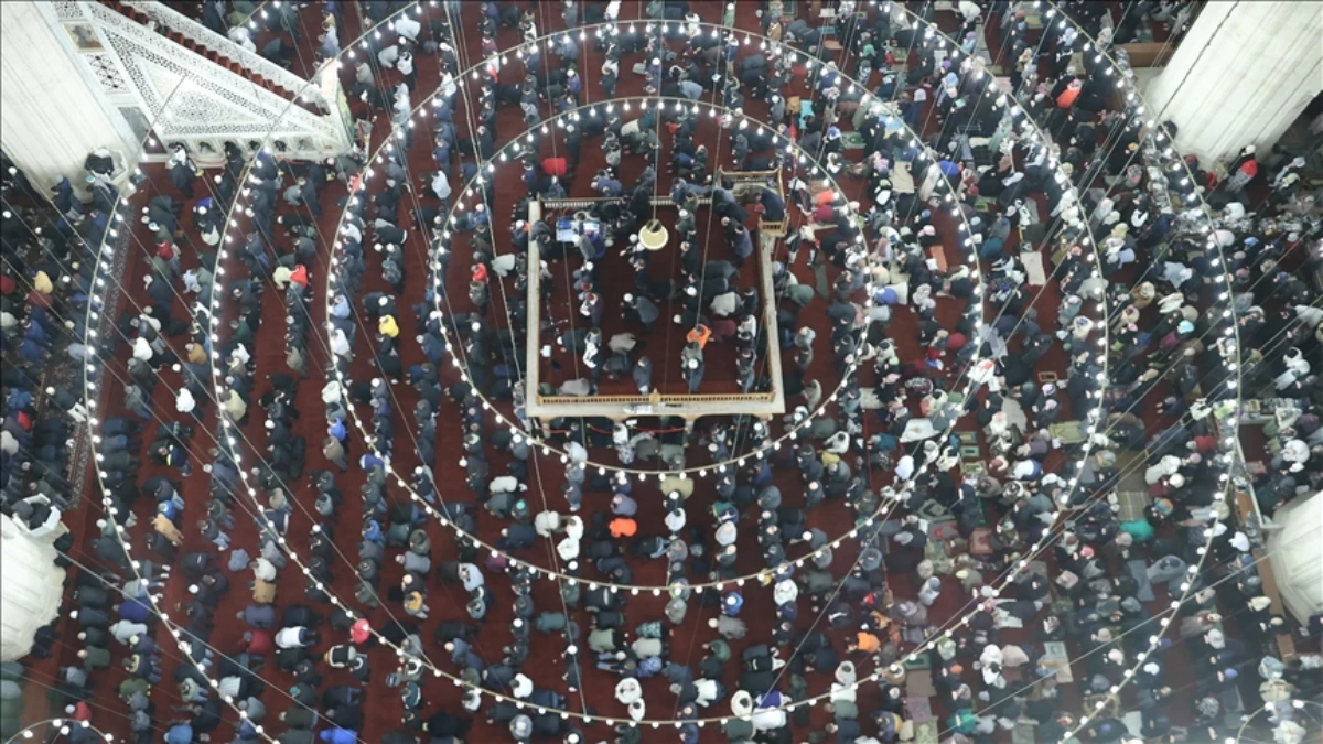 Selimiye Camisi'nde teravih yoğunluğu yaşandı