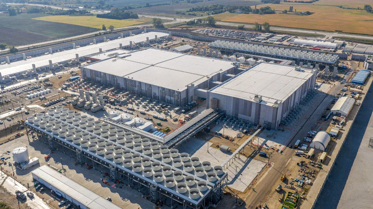 Microsoft, D&uuml;nya&rsquo;nın en g&uuml;&ccedil;l&uuml; yapay zeka merkezini devreye alıyor