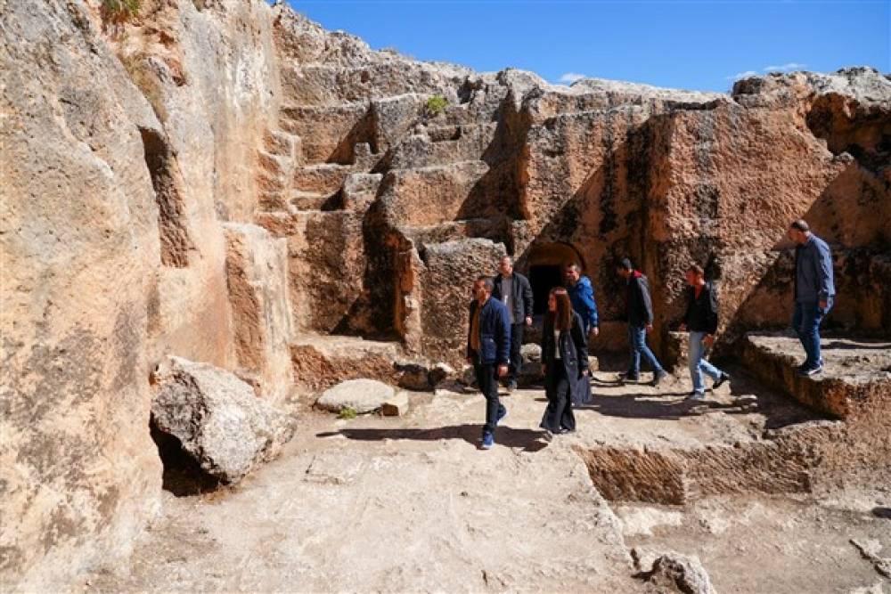 Diyarbakır Büyükşehir Belediyesi Eş Başkanı Hatun, Ergani'yi ziyaret etti