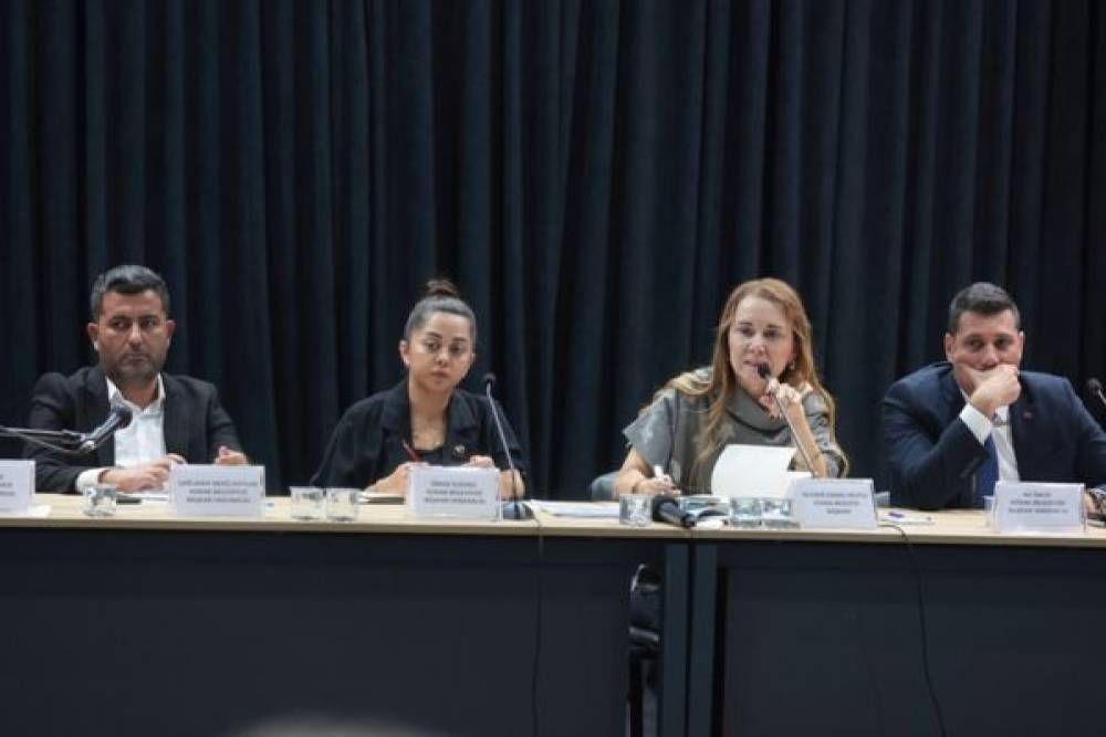 Başkan Mutlu: Konak&rsquo;ta doğal gazı olmayan mahalle kalmasın diye g&ouml;vdemizi ortaya koyduk